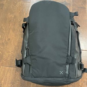 Black lulu lemon backpack